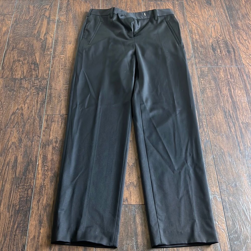 GIVENCHY
Casual wool pants black size 36 US size 4 in EUC made in Italy business